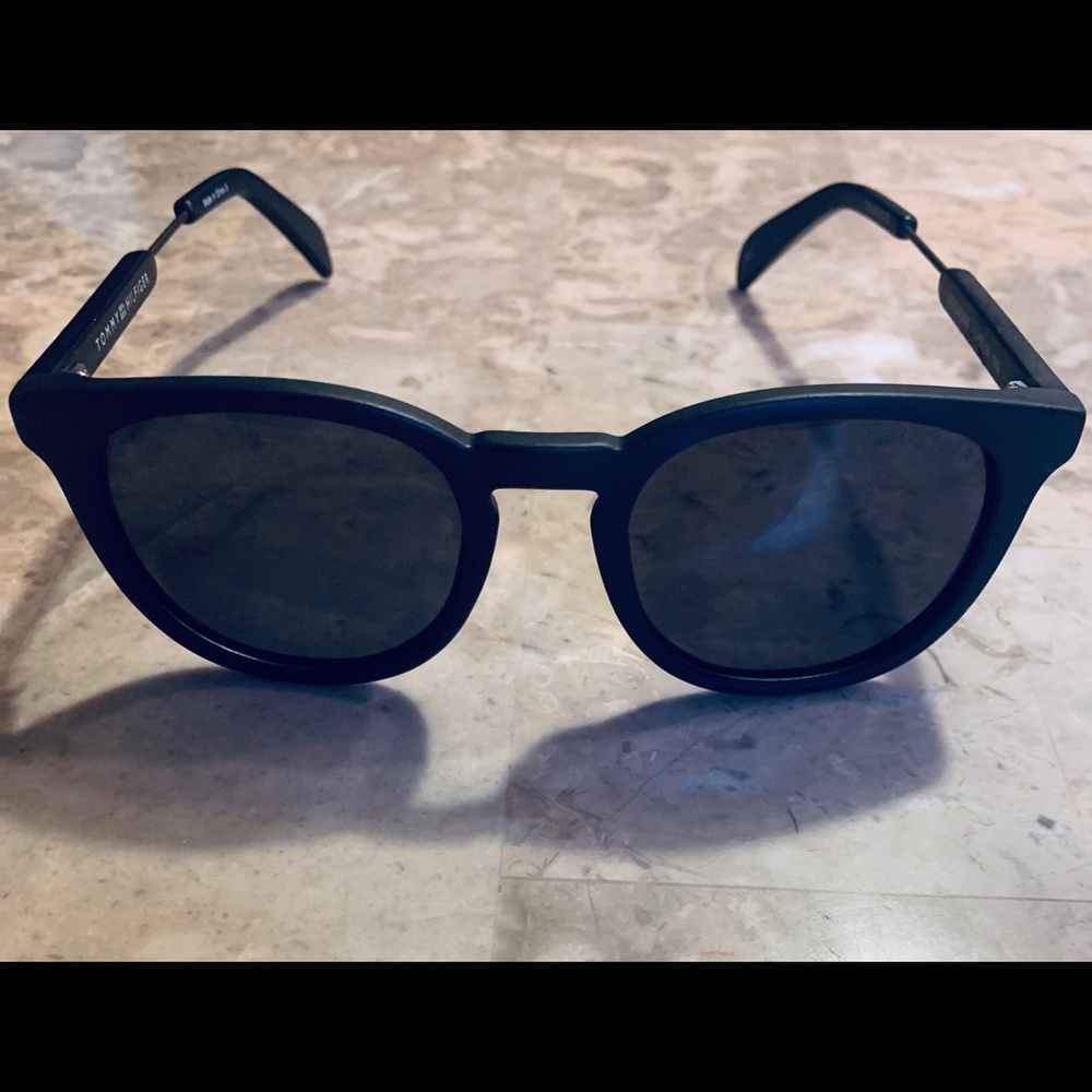 Tommy Hilfiger black sunglasses